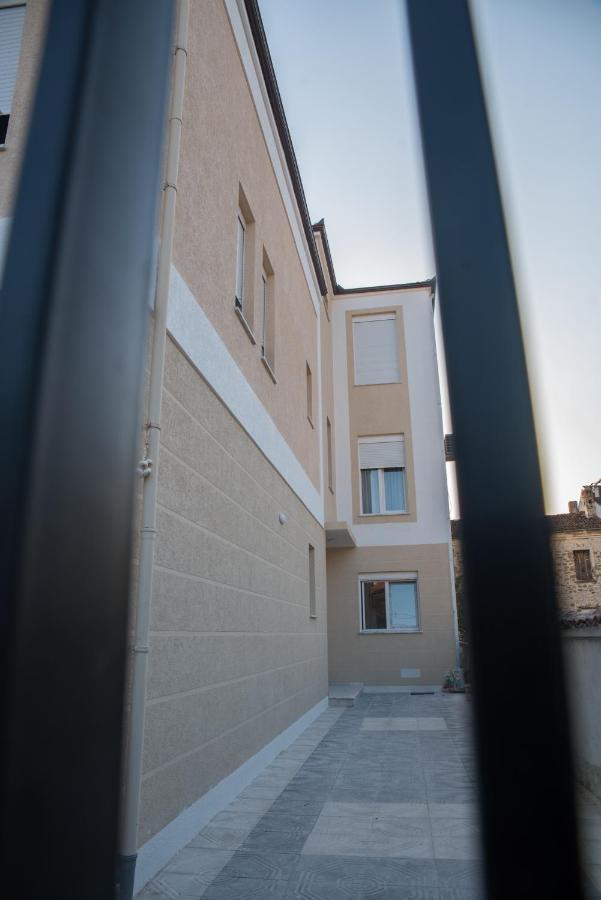 Panda Apartament Korça Exteriör bild